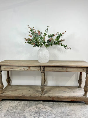 Bennett Colonial Console Table