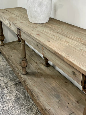 Bennett Colonial Console Table