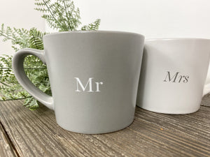 "Mr and Mrs" Set of 2 Mugs